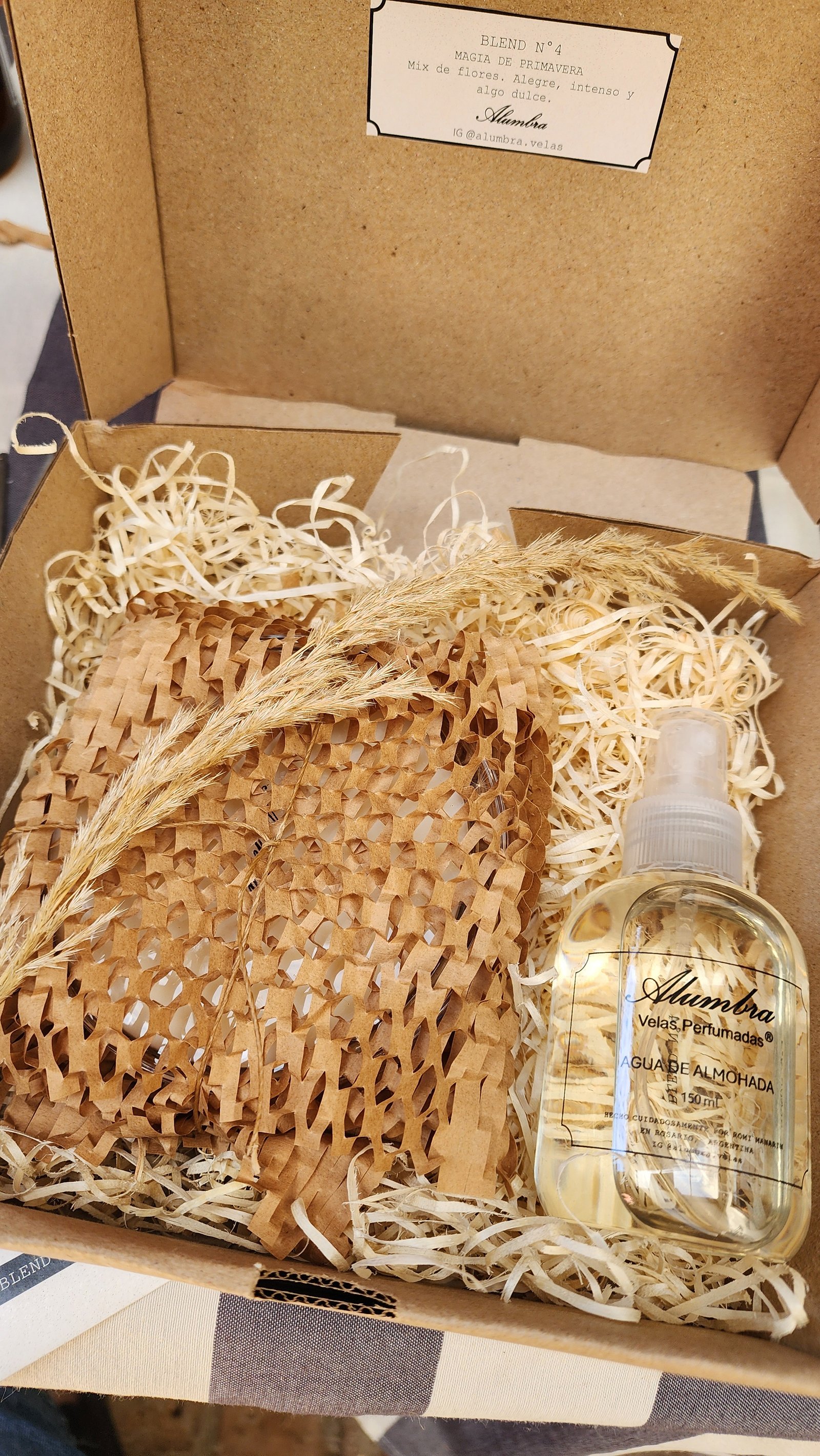 Alumbra Box Mom